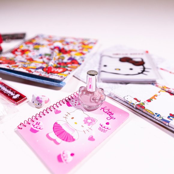 SOLD - Hello Kitty Stationery Bundle - Picture 4 of 5